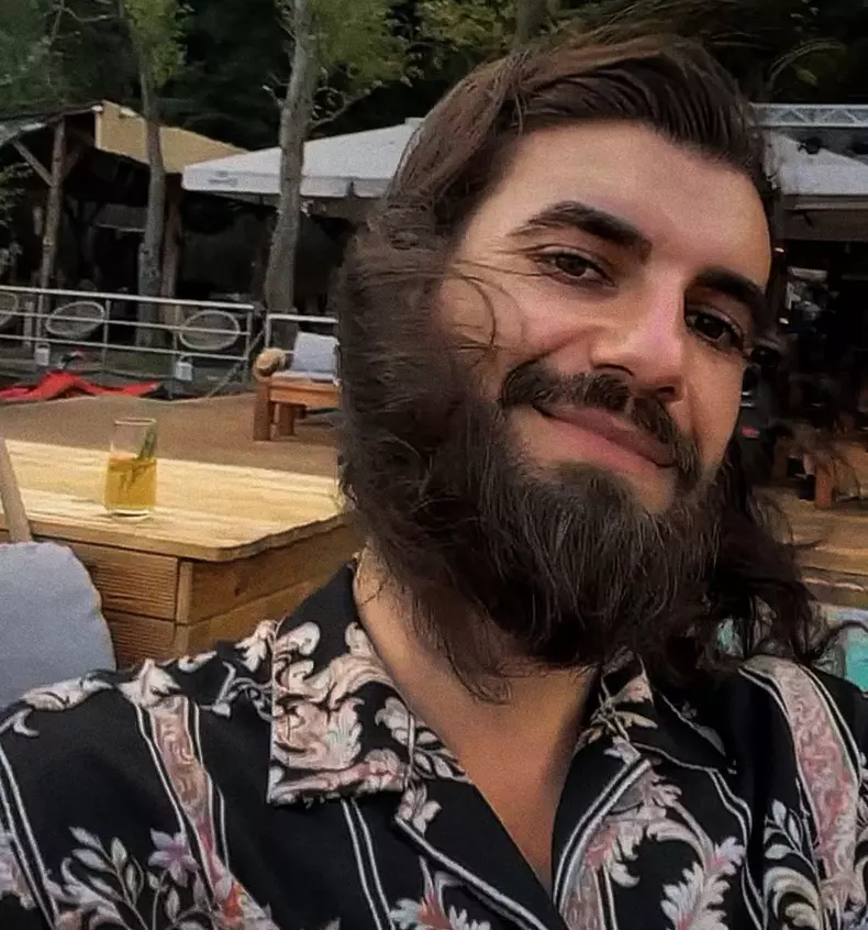 Ce face astăzi Andi Constantin, vedeta emisiunii „Burlacul” de la Antena 1