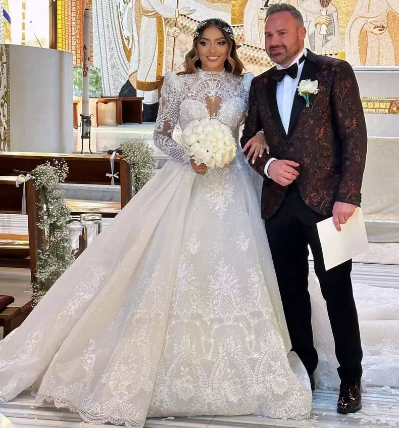 bella-santiago-rochie-de-mireasa-la-nunta