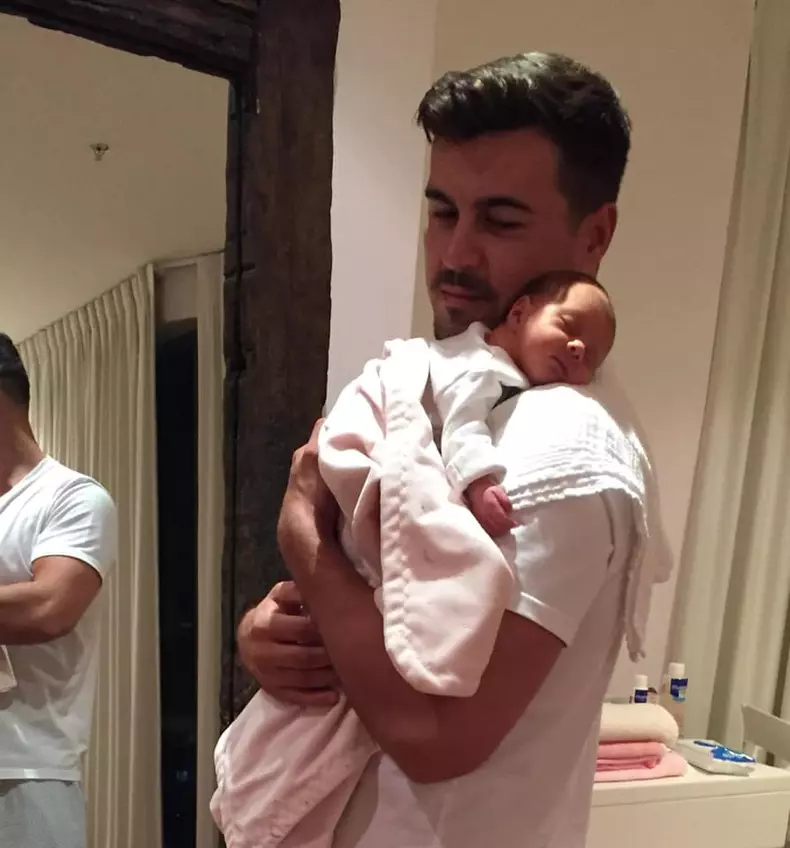 Primele imagini cu fetița Elenei Udrea