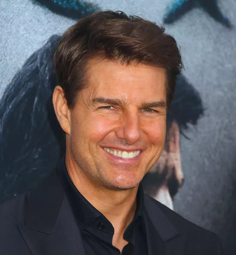 Tom Cruise Returns Golden Globe Awards in Protest