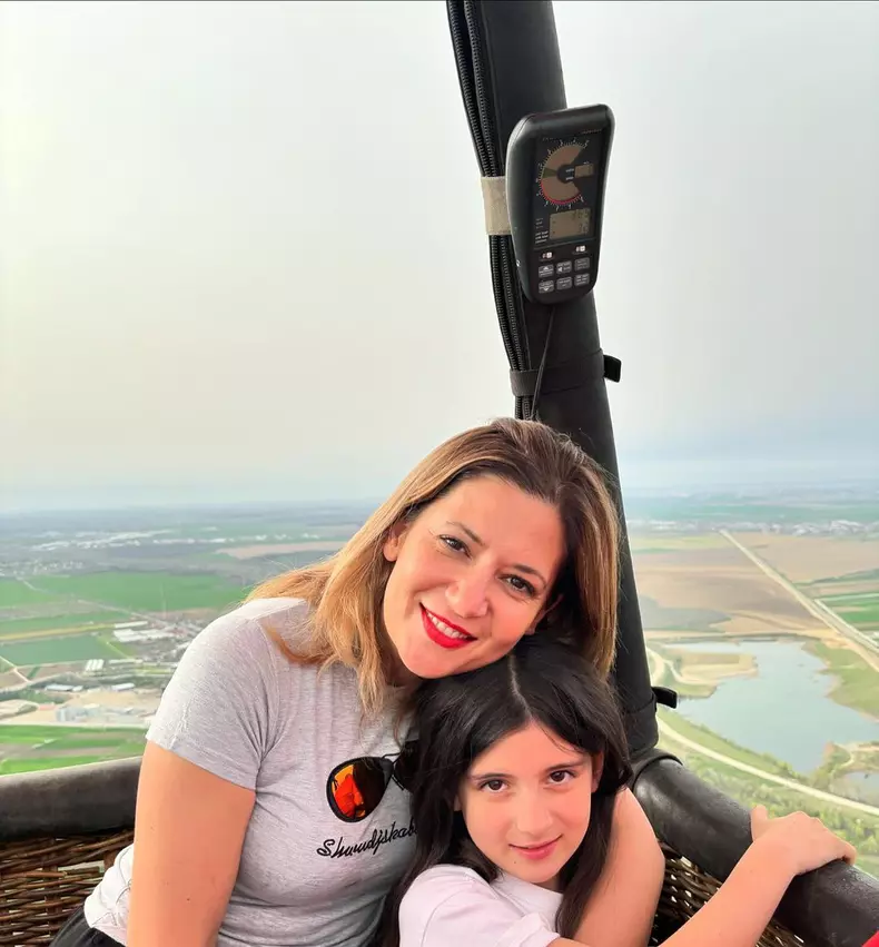 Amalia Enache și fiica ei, Alma