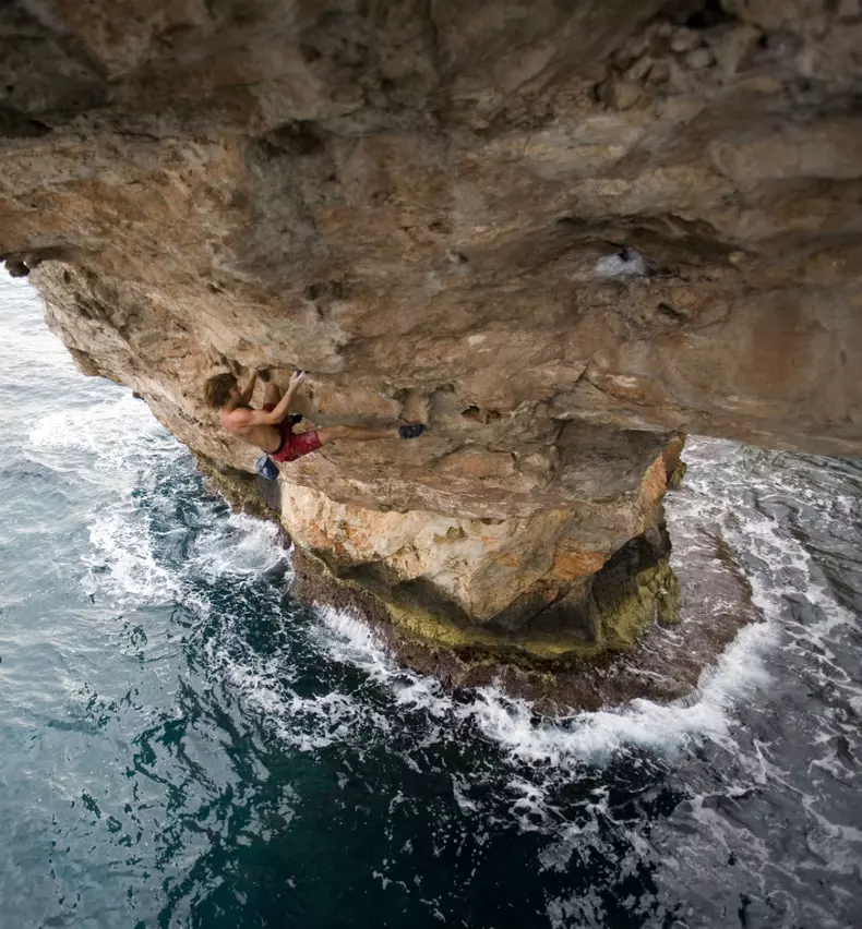 NG_FreeSolo_02