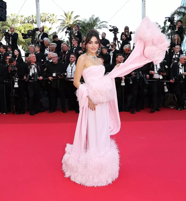 Hande-Erçel-cannes-2025 (1)