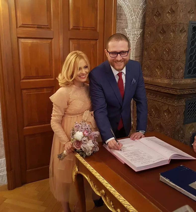 Simona Gherghe și Răzvan Săndulescu s-au căsătorit civil în 2017 (2)