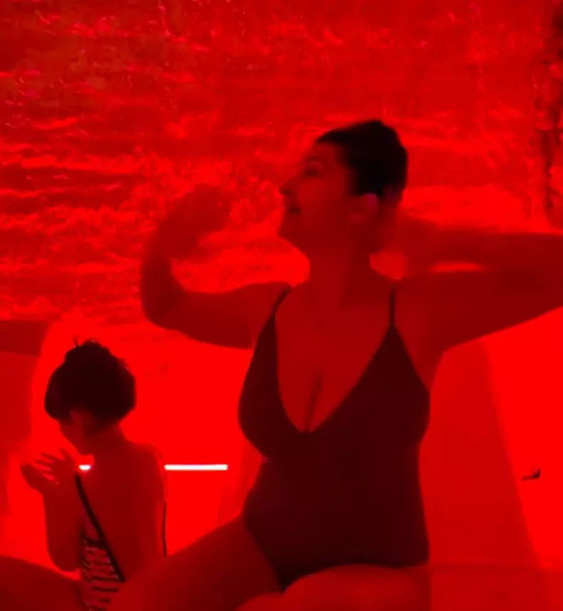 Gabriela Cristea in costum de baie 3