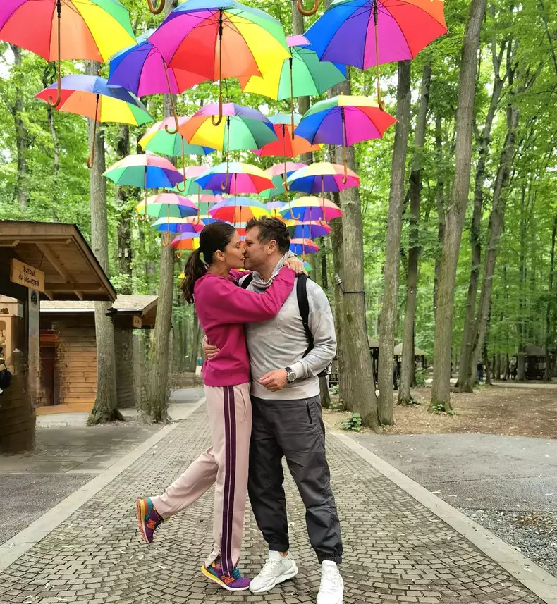 Mai-este-loc-de-gelozie-intre-Alina-Puscas-si-sotul-ei-1-1