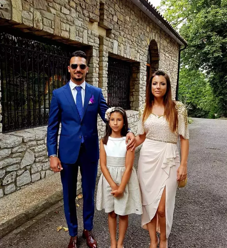isabel-si-claudiu-de-la-insula-iubirii-fiica4-2