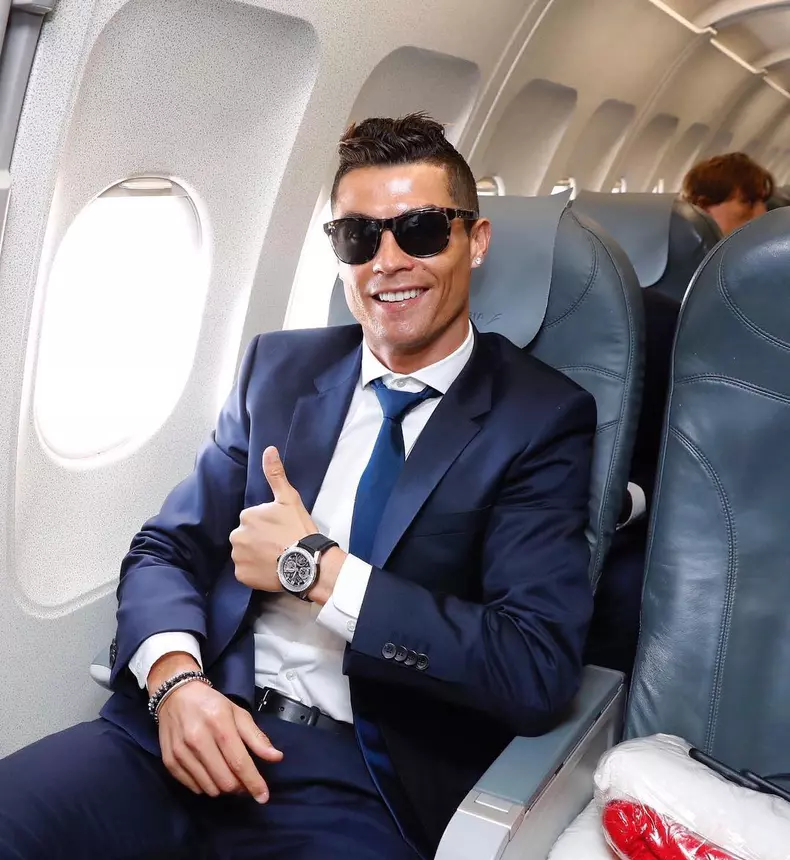 Cristiano Ronaldo (@cristiano) 97,8 milioane de followers