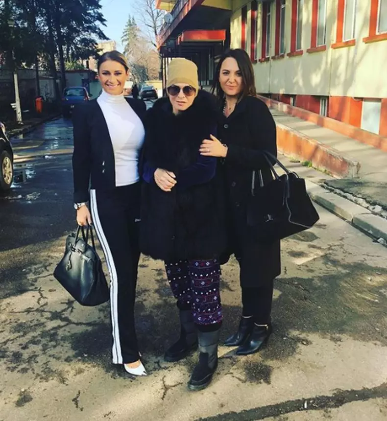 ionela si fiicele sale