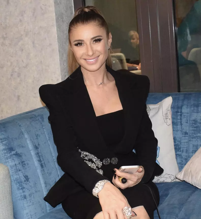 anamria s-a implicat in politica