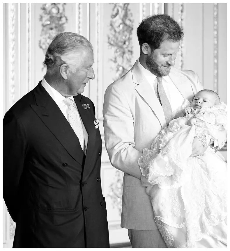 Prințul Charles, Prințul Harry și Archie Harrison