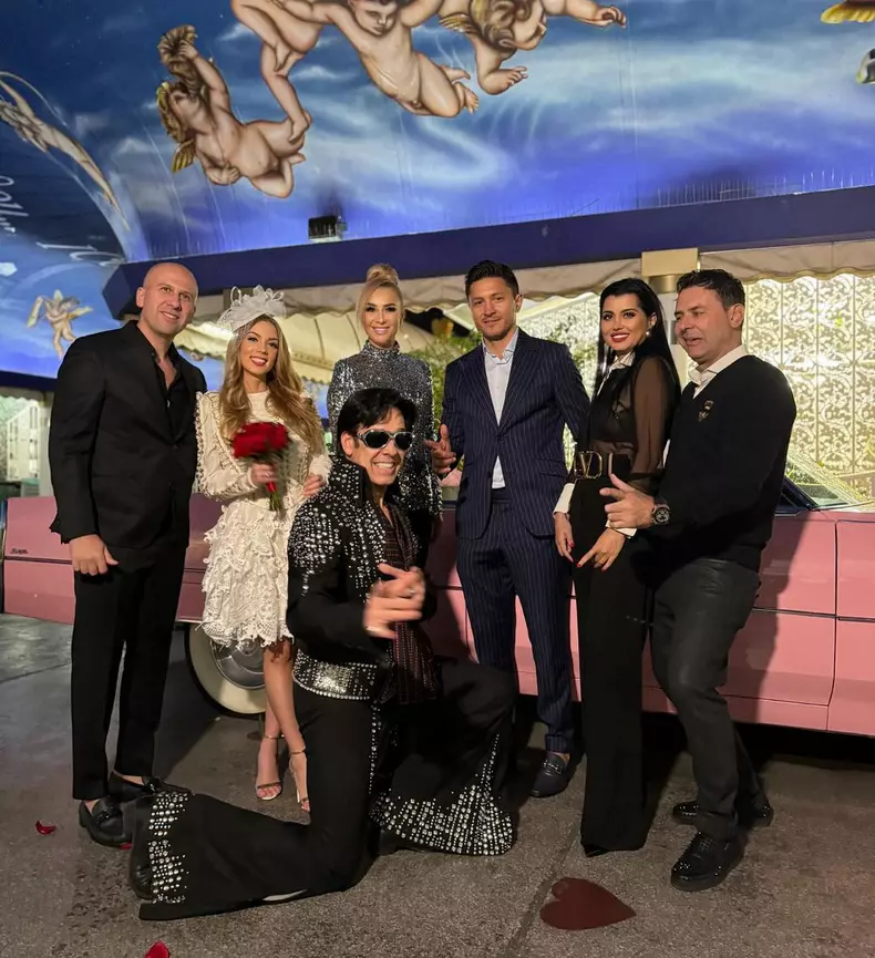 413224382_390694463427025_2831570899363318352_n