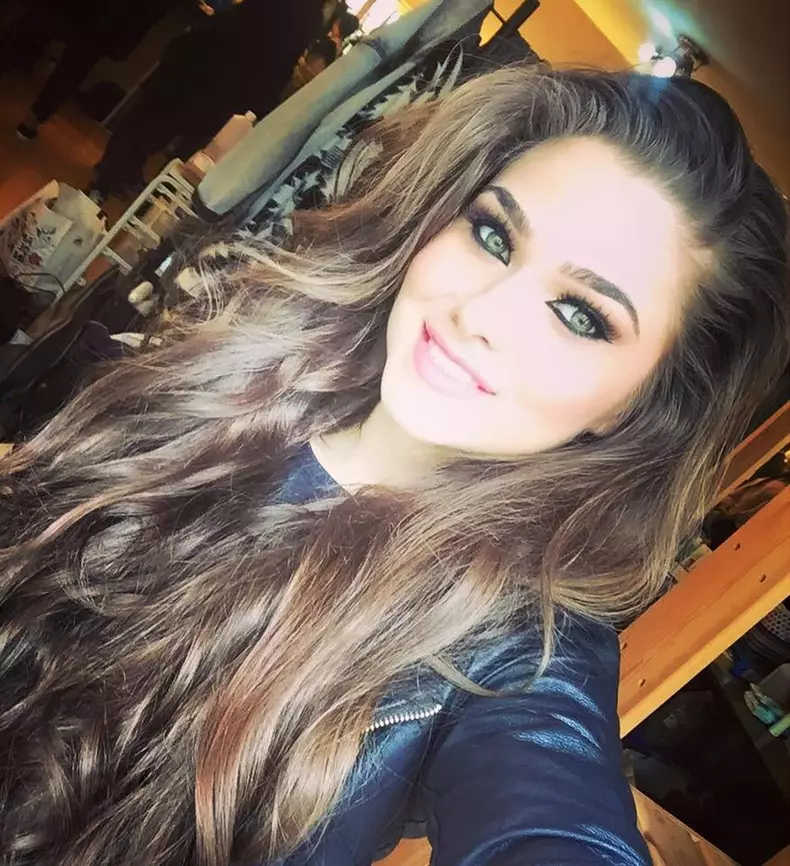 Theo-Rose-Bravo-ai-stilcelebrities