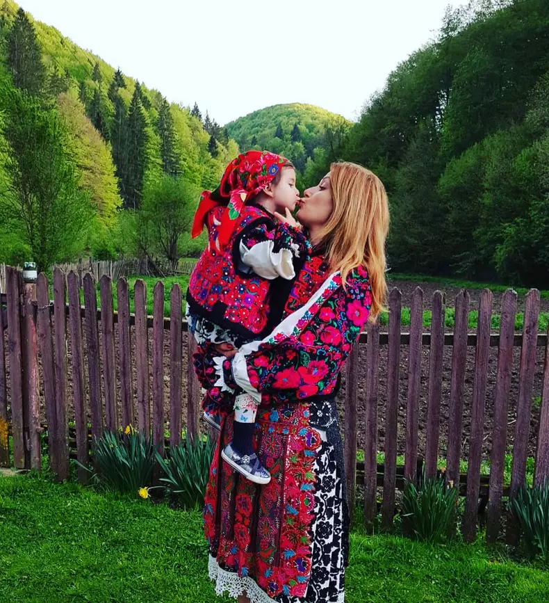 Amalia Enache și fiica ei Alma