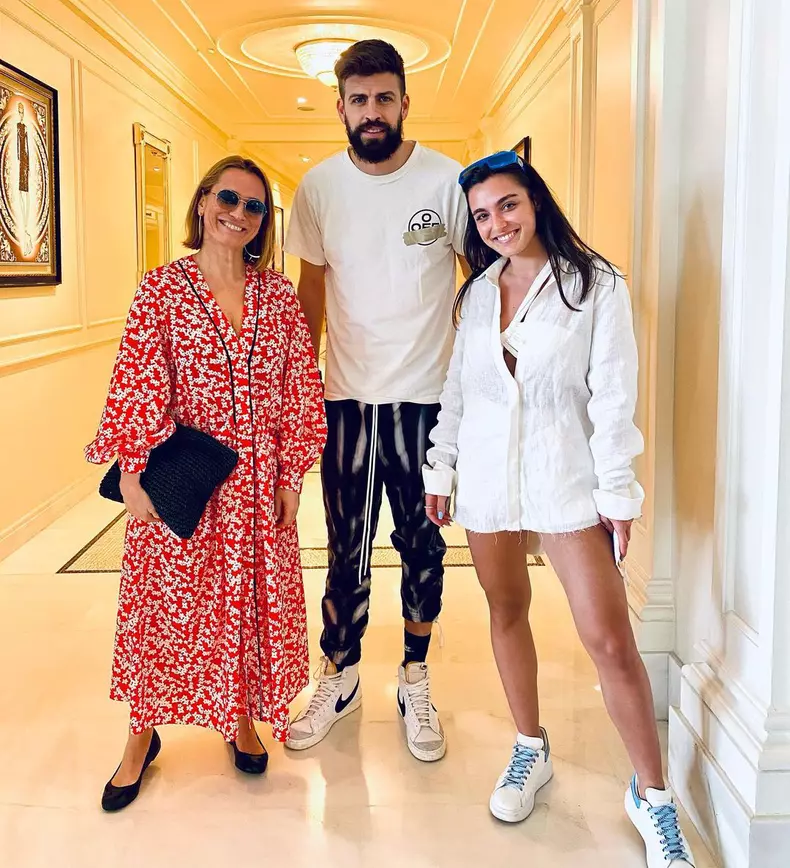 Andreea Esca, Alexia Eram l-au intalnit pe Gerard Piqué