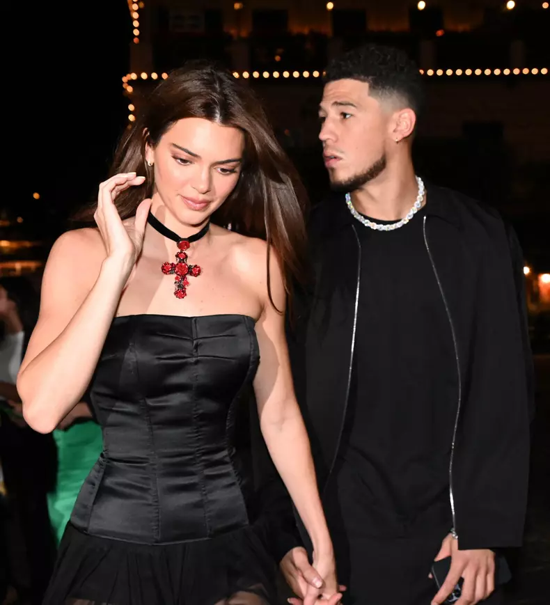 Kendall Jenner fotografiată complet goală. A renunțat la costumul de baie
