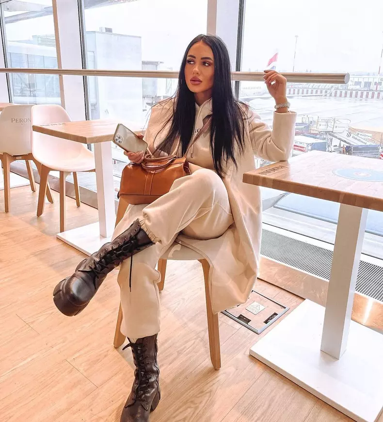 ella tina inselata de iubit