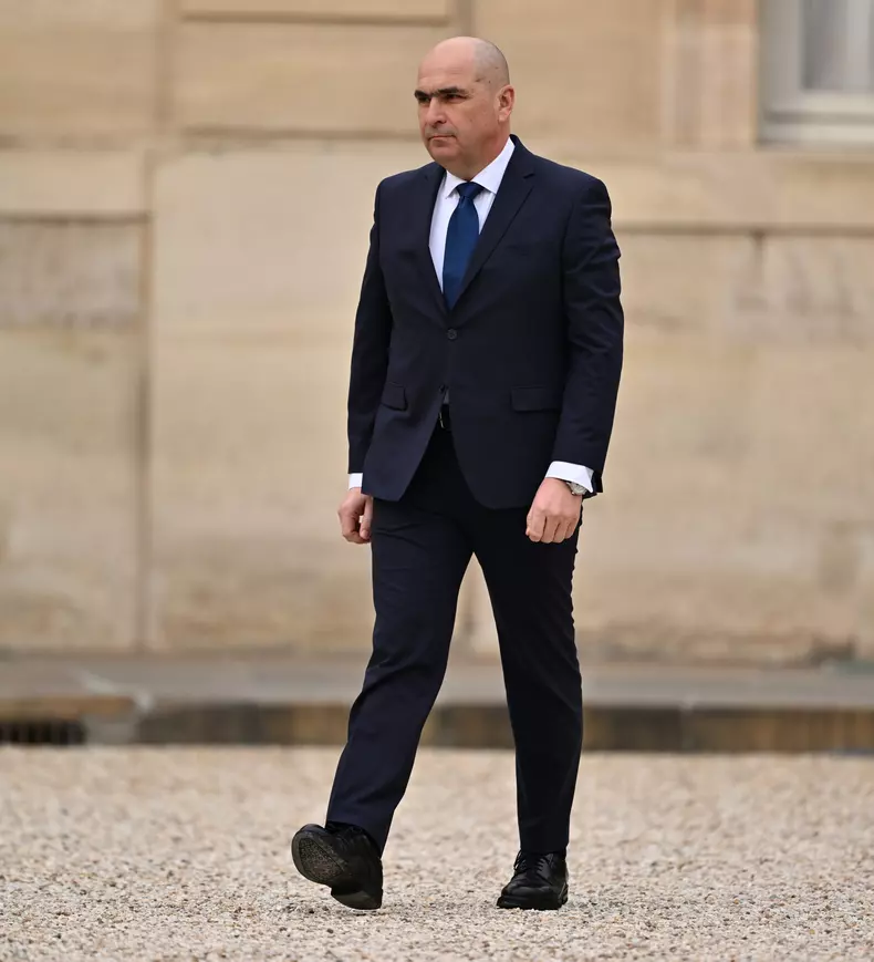 Interim President of Romania Ilie Bolojan meets with French President Emmanuel Macron