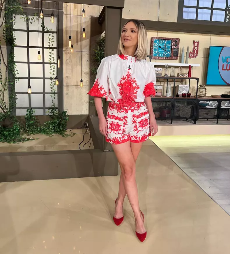 Adela Popescu a dezvăluit că ceva îi lipsește. Prin ce trece vedeta Pro TV. „Mă arde dorul”