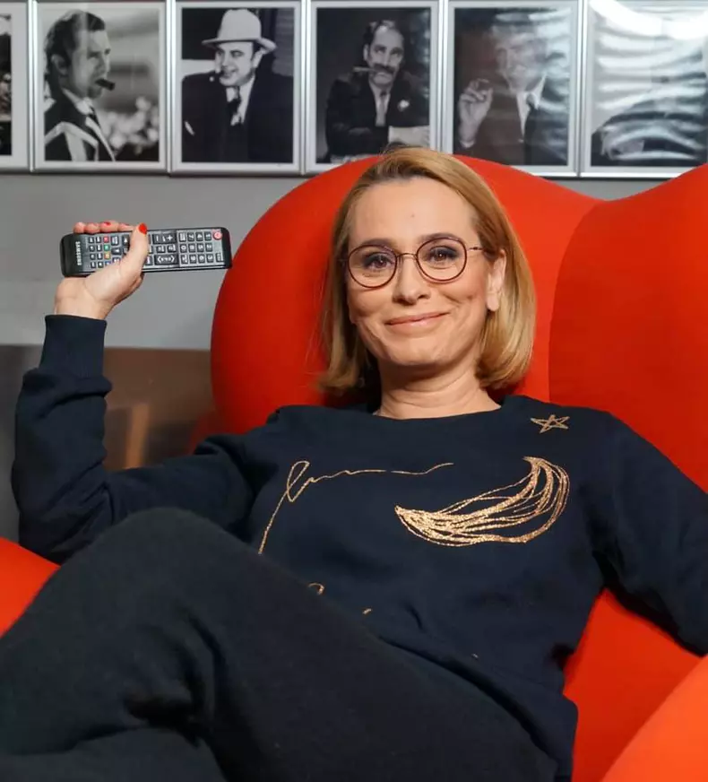 de-ce-lipseste-andreea-esca-de-la-stirile-protv-3