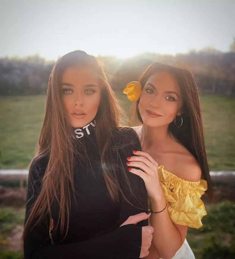 Theo Rose si sora ei