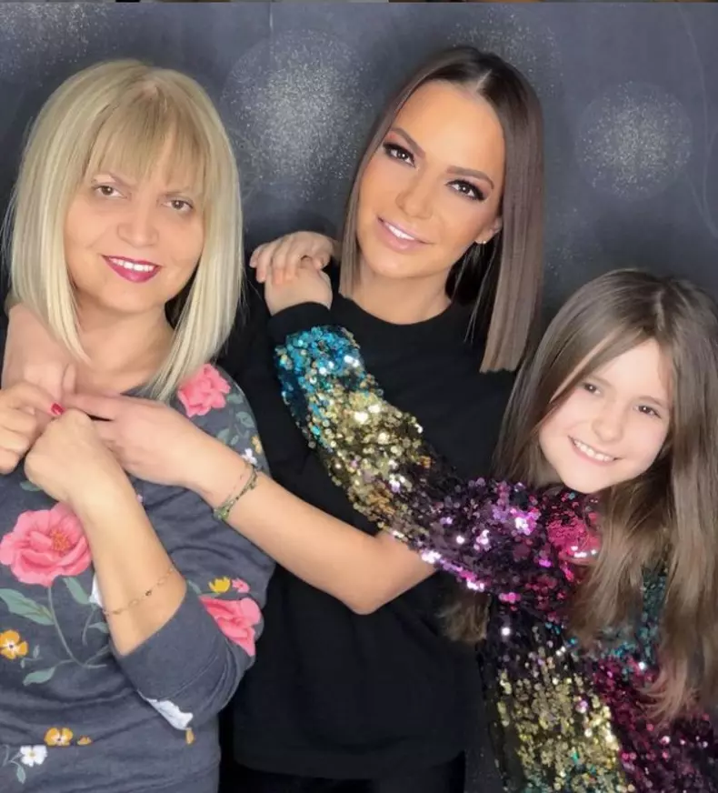Mama si fiica Andreei