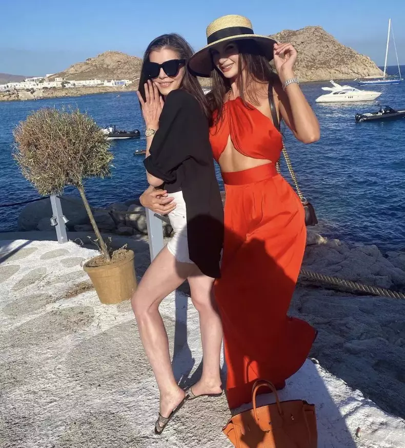 9E09AC43-7252-483E-B170-1B4D81EC732C-1-926x1024