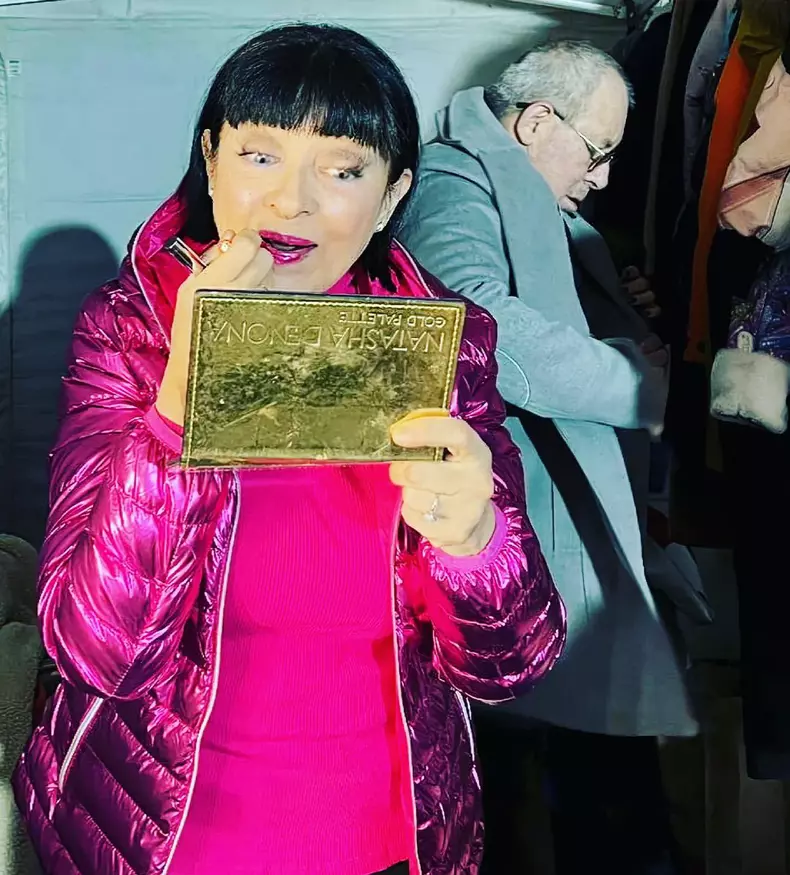 Reacția inedită a lui Neti Sandu, după ce a fost trasă de păr pe stradă