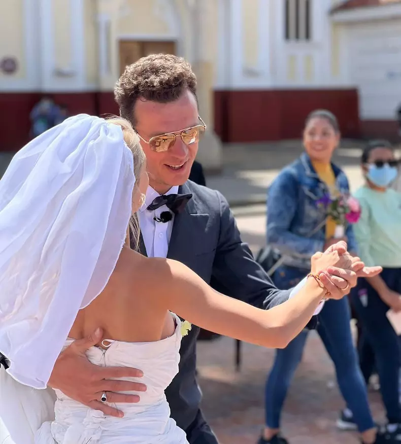 sotia-lui-jean-dupa-ce-el-a-sarutat-o-pe-andreea-balan-la-america-express-2023-10