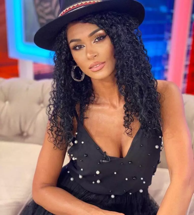 Majda-Aboulumosha-Survivor-1-924x1024-2