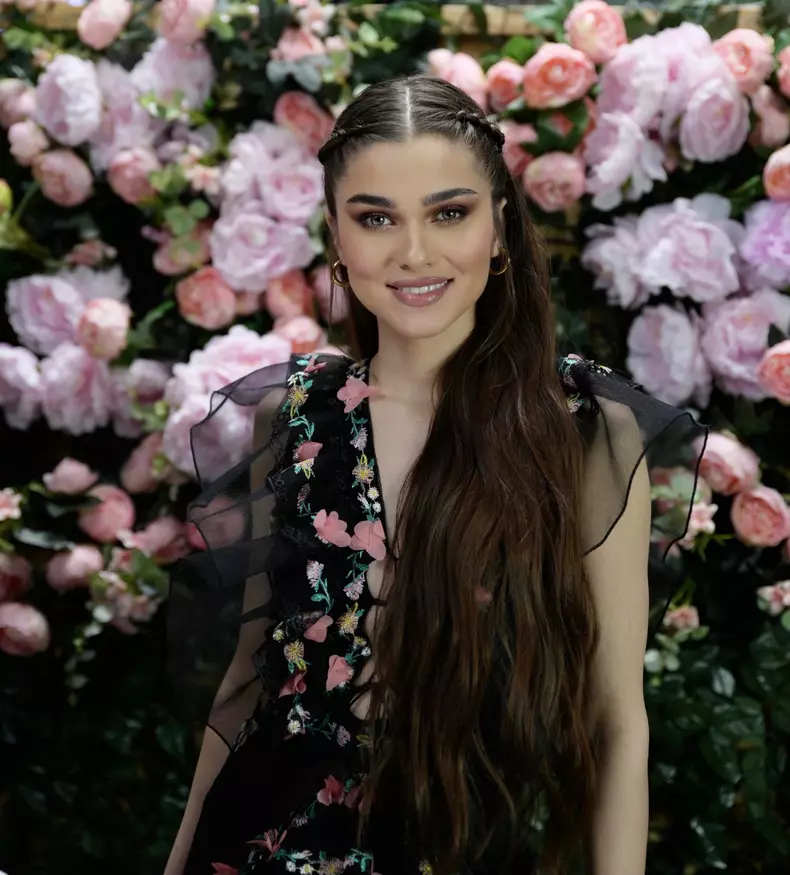 Facetune_20-04-2022-17-17-37