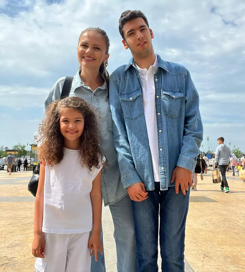 Cristina Șișcanu, pusă la zid de internauți. Soția lui Mădălin Ionescu a fost șocată de reproșurile oamenilor. „Nu suport prostia!” (6)