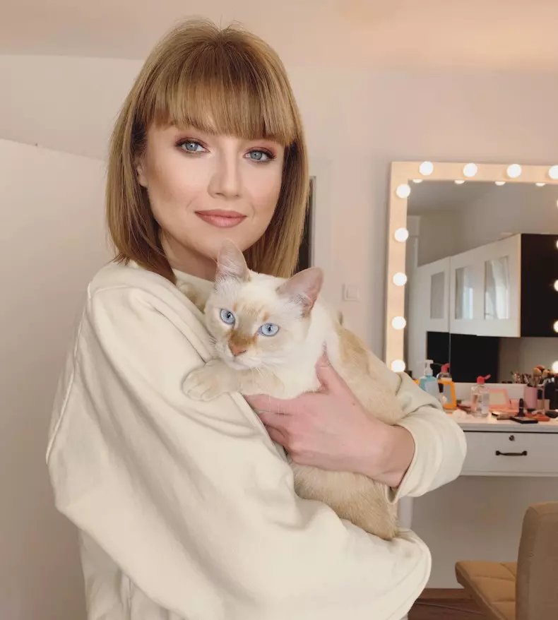 alexandra-ungureanu-4