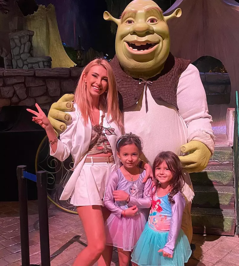 andreea-balan-isi-doreste-sa-imbrace-rochia-de-mireasa-4