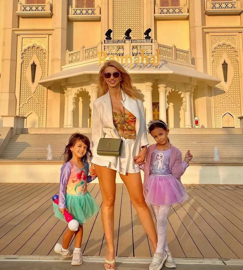 andreea-balan-isi-doreste-sa-imbrace-rochia-de-mireasa-5