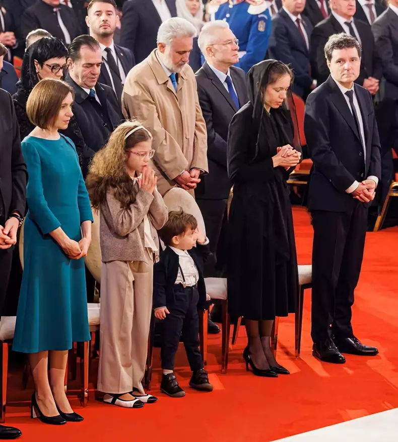 familia prezidentiala la inaugurarea catedralei