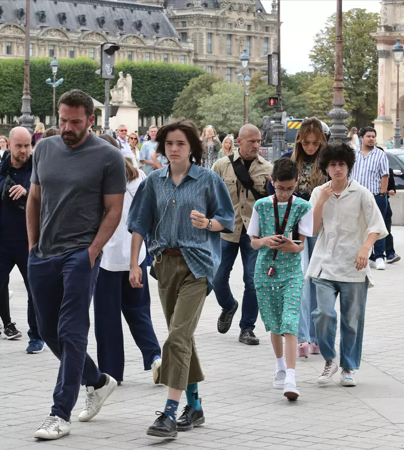 Ben Affleck et sa femme Jennifer Affleck (Lopez) poursuivent leur lune de miel à Paris avec leurs enfants respectifs