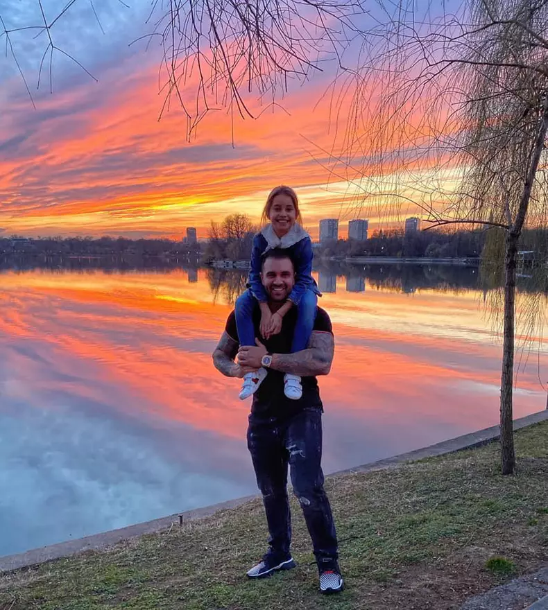 Alex-Bodi-fosta-sotie-1