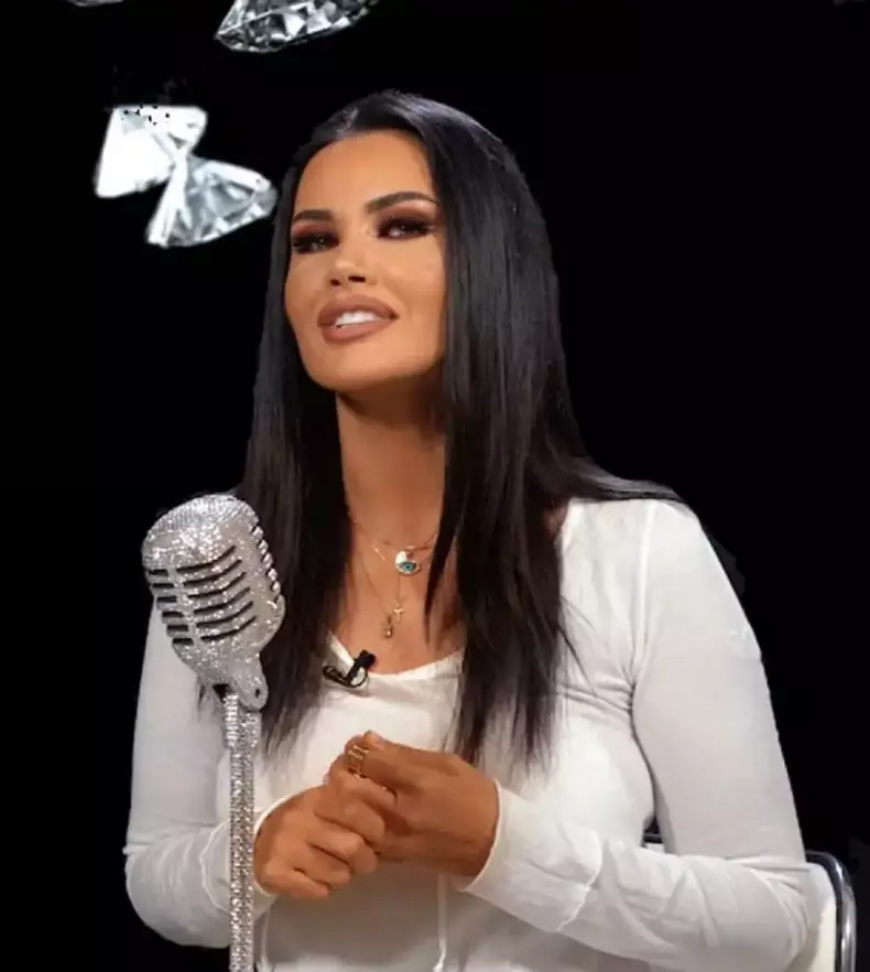 oana-zavoranu-917x1024-1