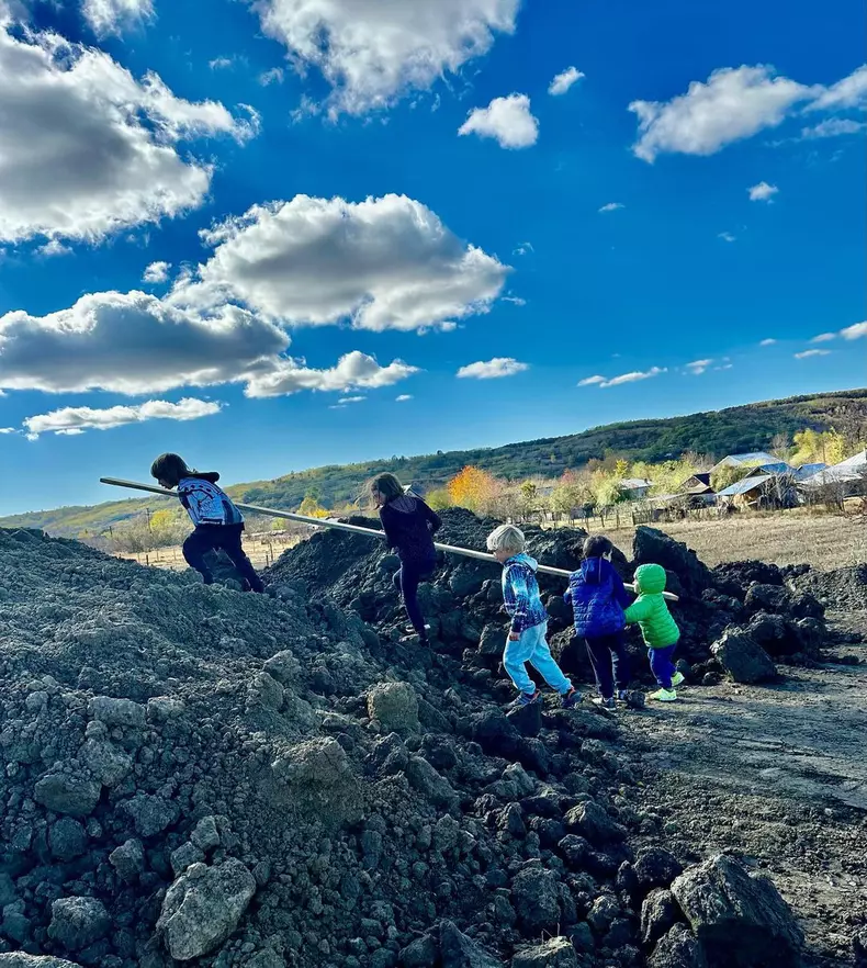 Adela Popescu și Radu Vâlcan își construiesc o nouă casă  (2)