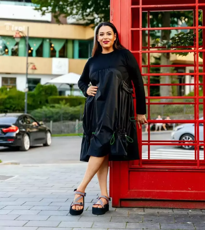 oana-roman-1-916x1024-1