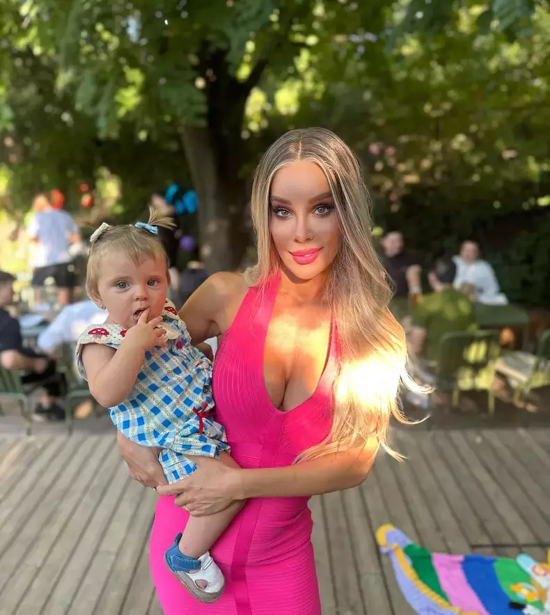 alina-laufer-dupa-operatia-estetica