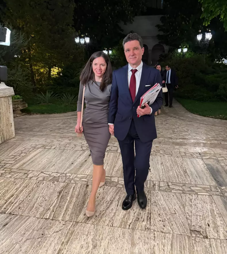 Nicușor Dan și partenera lui de viață, Mirabela Grădinaru (2)