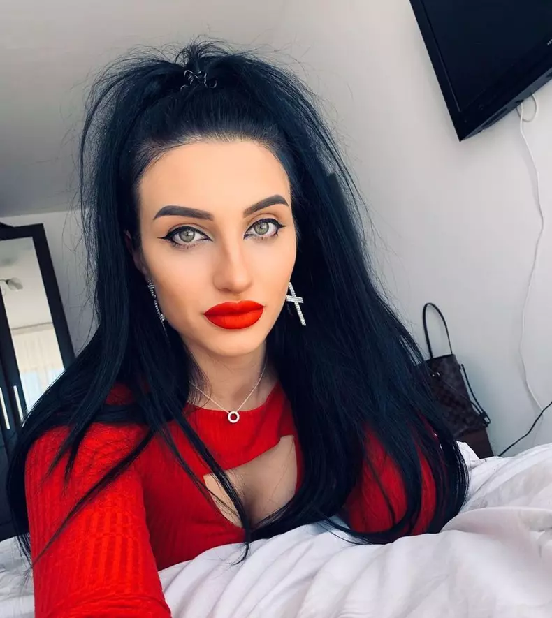 ANA FOSTA SPORTIVA BOLNAVA