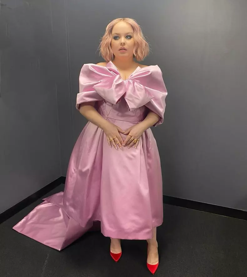 Nicola-Coughlan-Penelope-Featherington-3