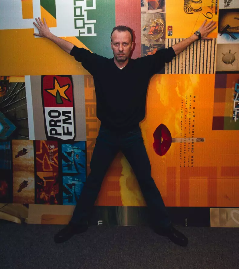 Andrei Gheorghe pe cand realiza emisiunea 13-14 cu Andrei la Pro FM