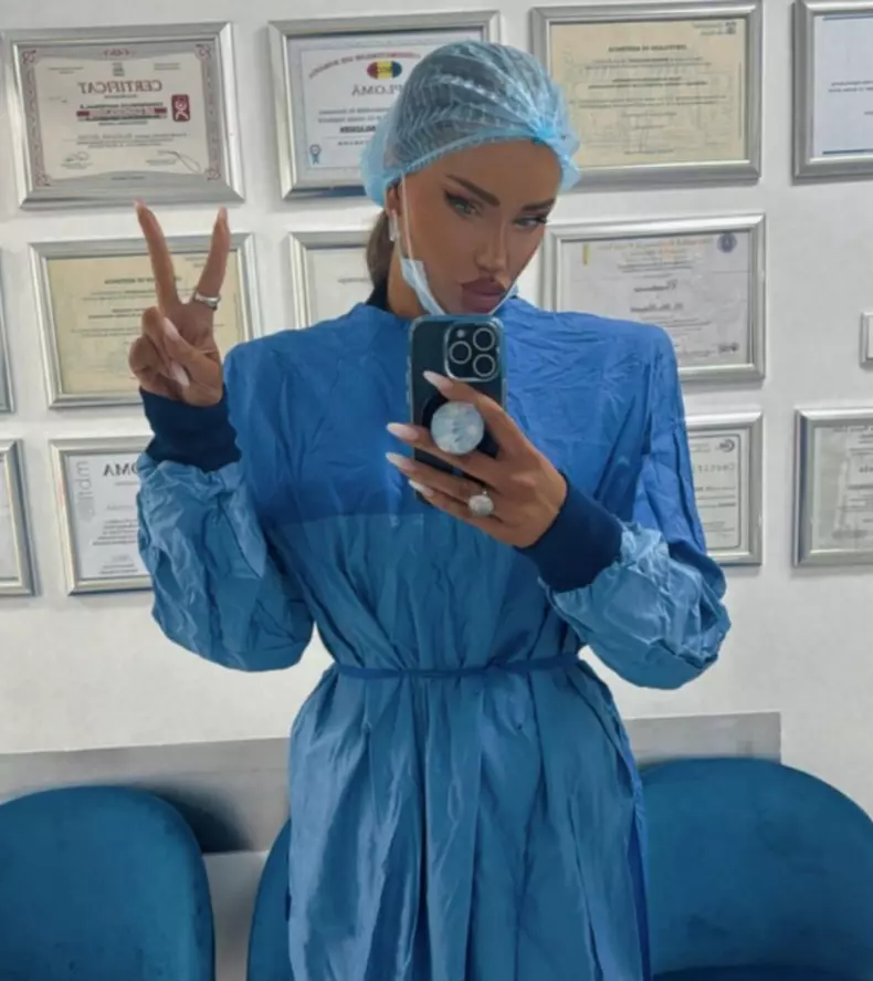 bianca-dragusanu-operatii-estetice_24986100