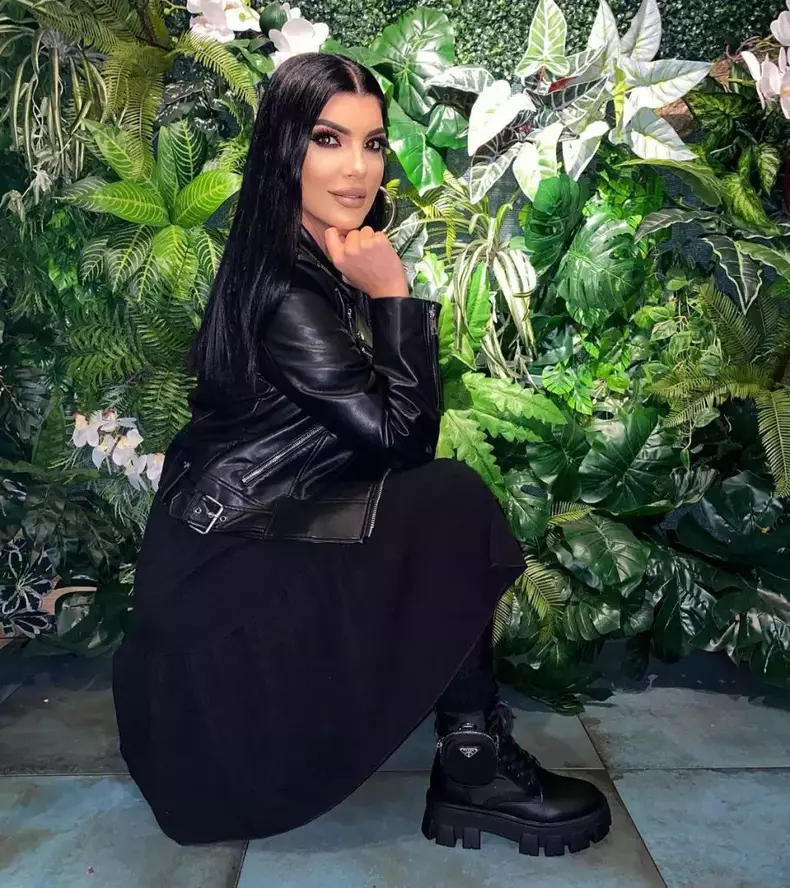 257189109_932646764349584_2203690095268721307_n-911x1024-1