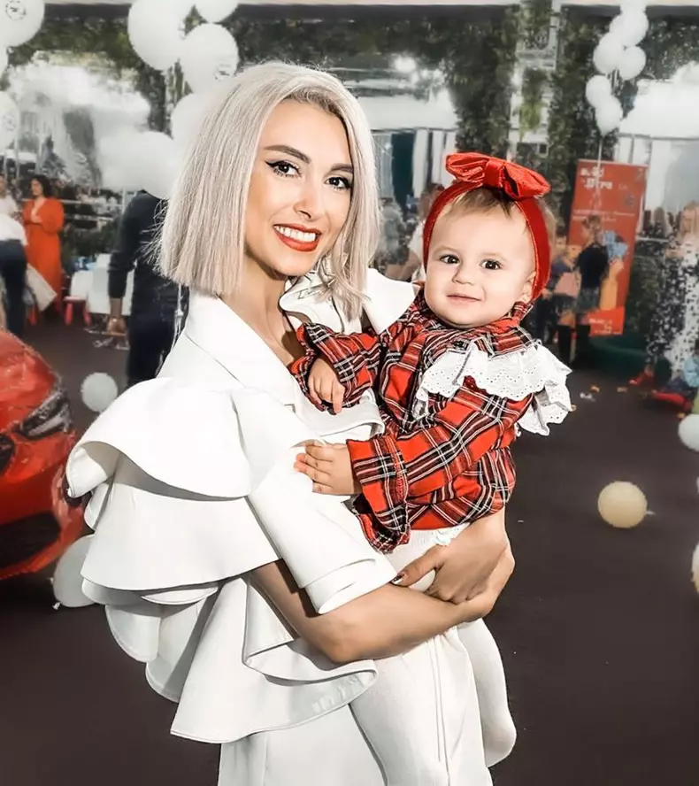 Andreea-Bălan-și-Clara