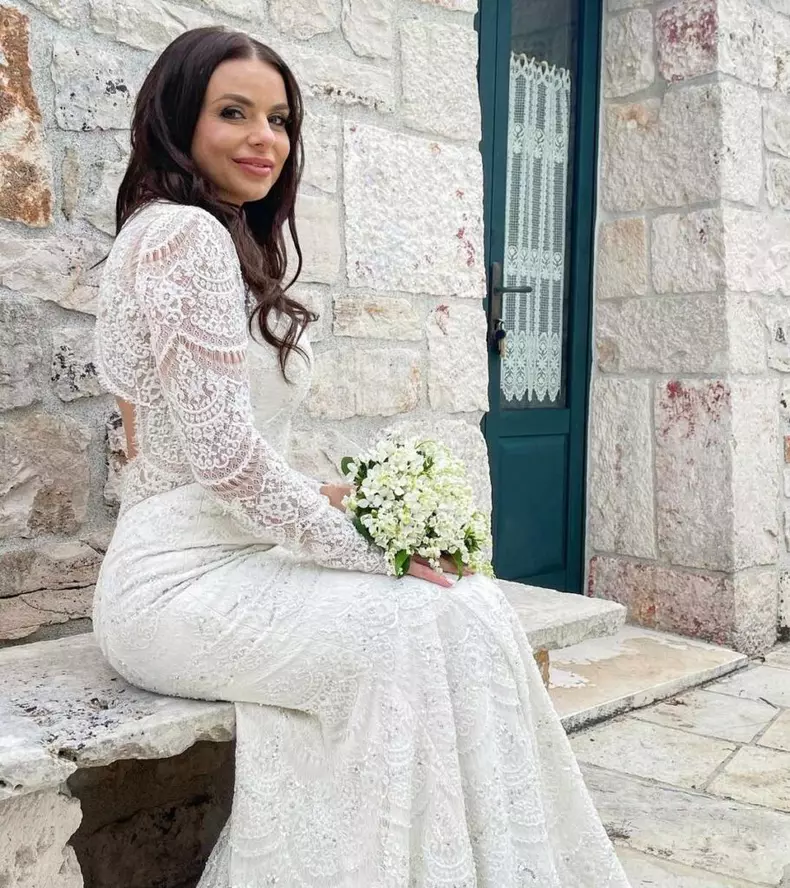 359889820_670594258272045_755430340397342613_n-911x1024-1